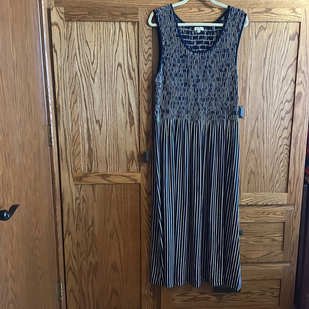 GUC Max Studio sleeveless maxi dress